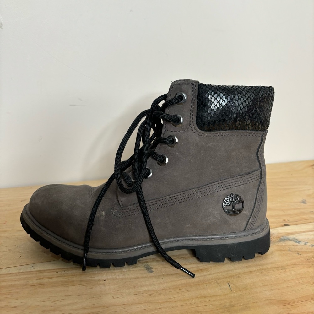 Timberland grey and snakeskin suede leather boots 8